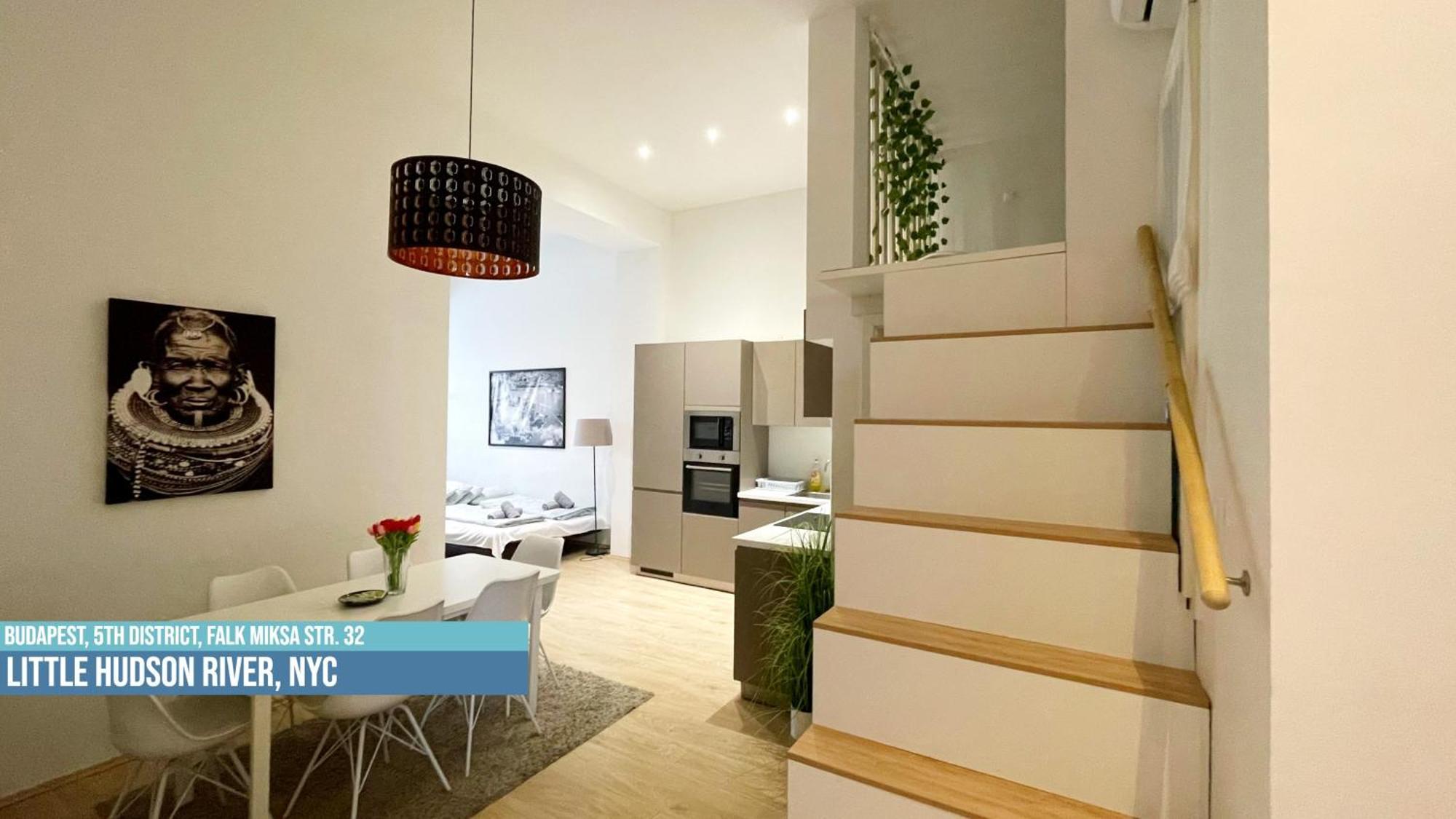 Little Americas Hudson River Apartment บูดาเปสต์ ภายนอก รูปภาพ