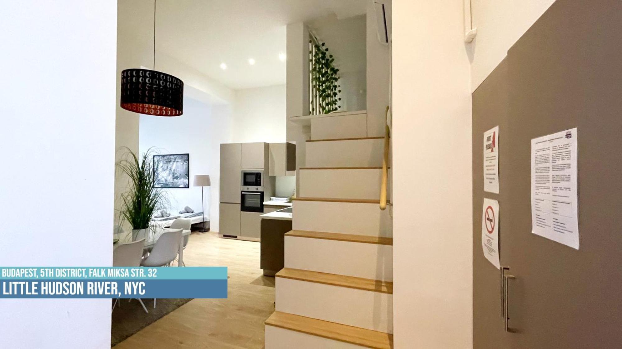 Little Americas Hudson River Apartment บูดาเปสต์ ภายนอก รูปภาพ