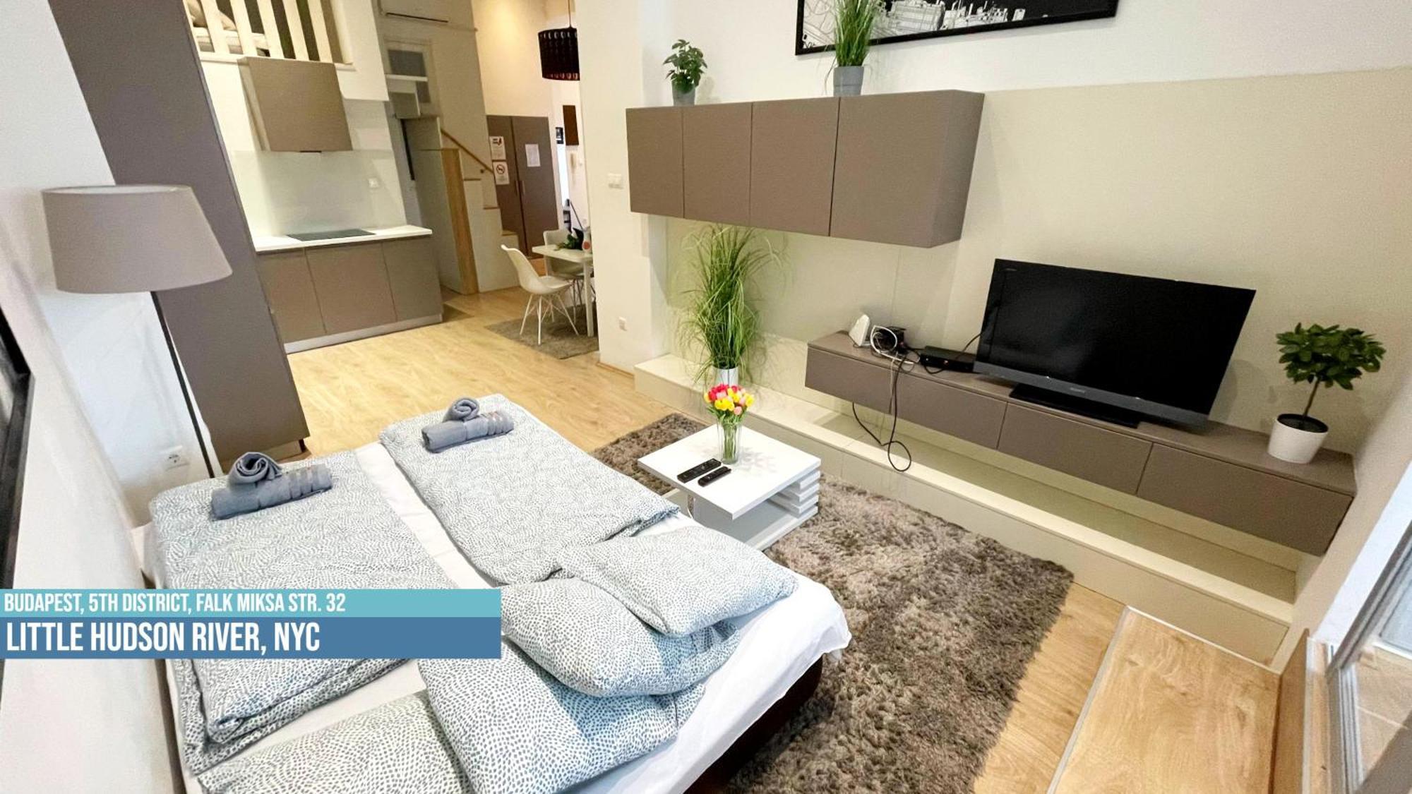 Little Americas Hudson River Apartment บูดาเปสต์ ภายนอก รูปภาพ